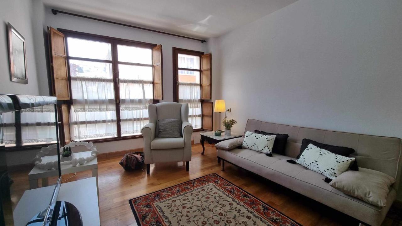 Apartamento El Faro De يانس المظهر الخارجي الصورة